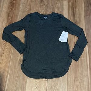NWT Athleta Uptempo top. Size S